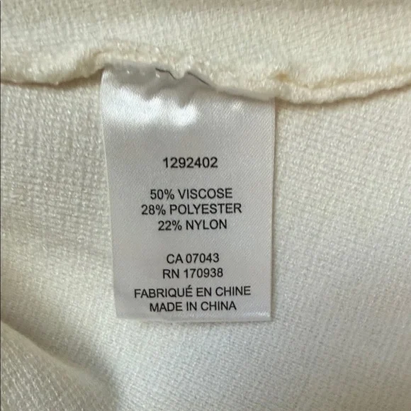 NWOT. Joie Cream V-Neck Sweater with Chain Detail. PTP 24 - Picture 8 of 8